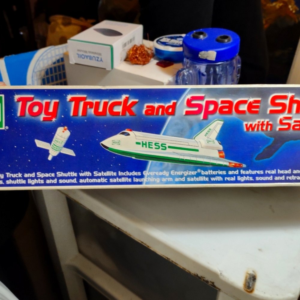 1999 Hess Truck and Space Shuttle with Satellite NIB